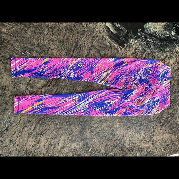 CLS Sportwear - Scrunch Butt Leggings - Picture 1 of 4